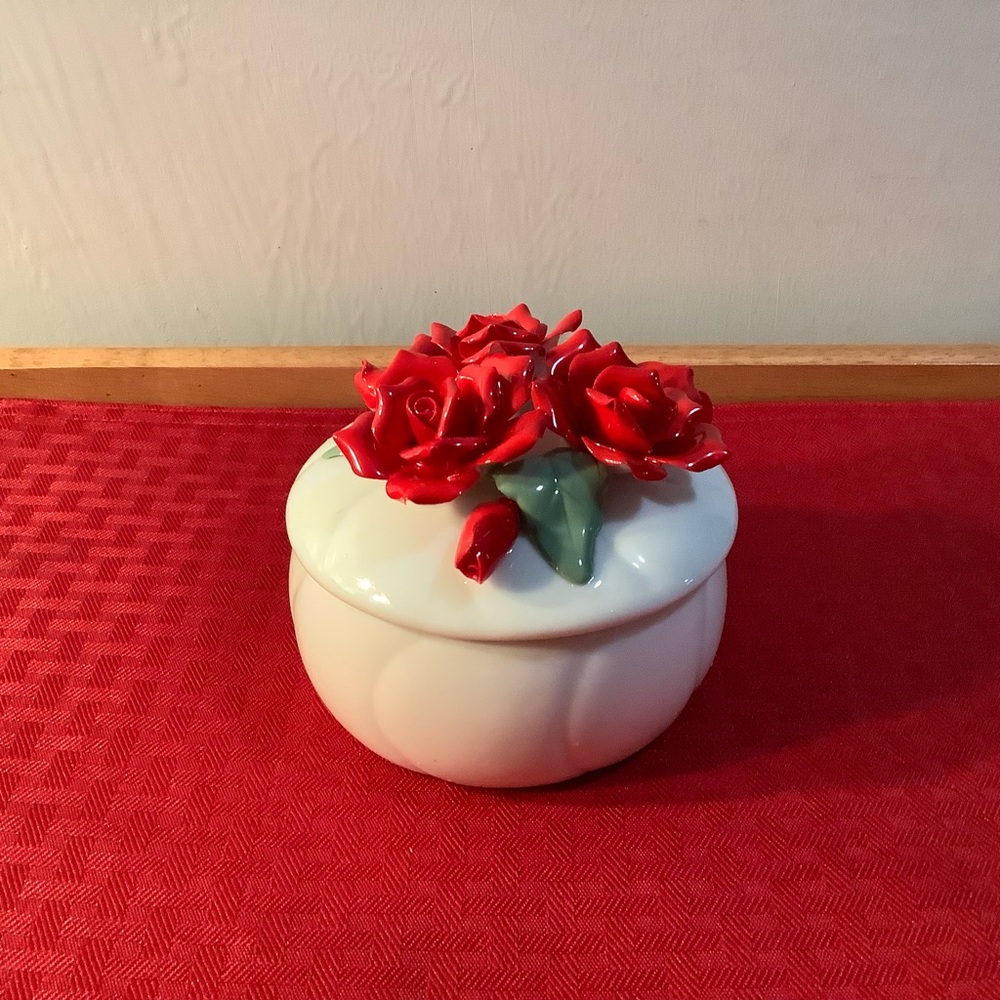 The Heritage House, music box